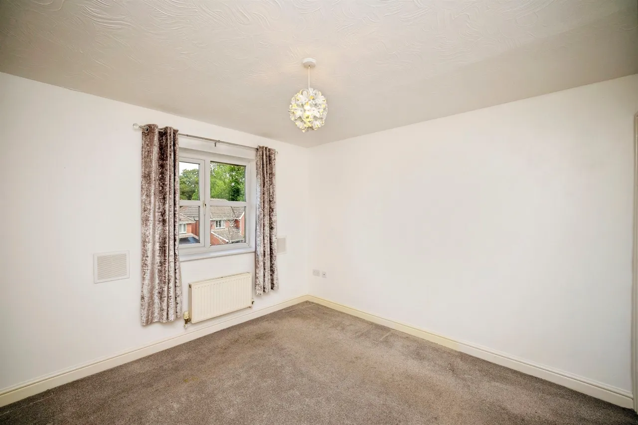 Ladybower Close, WIRRAL, photo 5