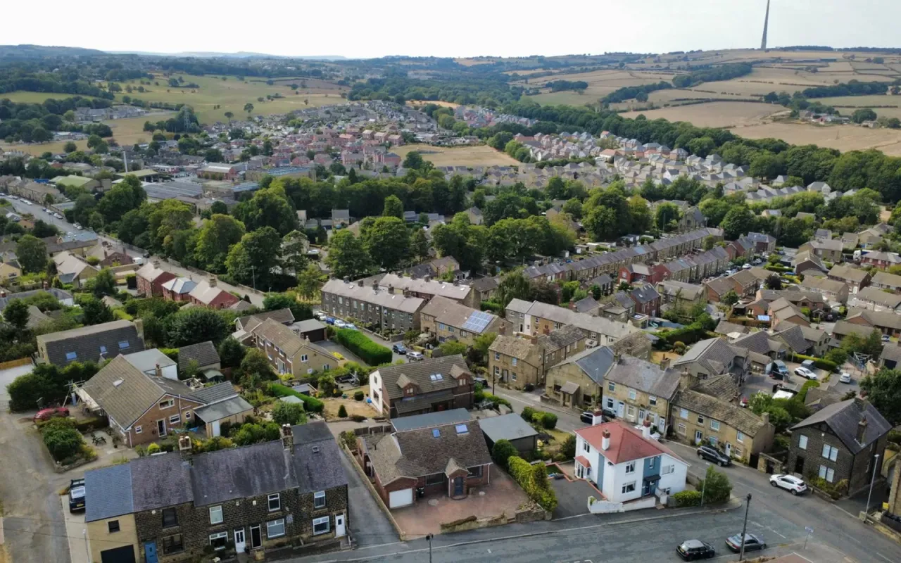 Cliffe Street, Clayton West, Huddersf..., photo 21