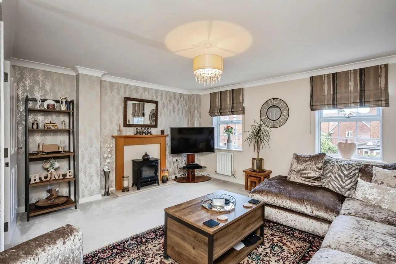 Swindale Close, Gamston, NG2, photo 10