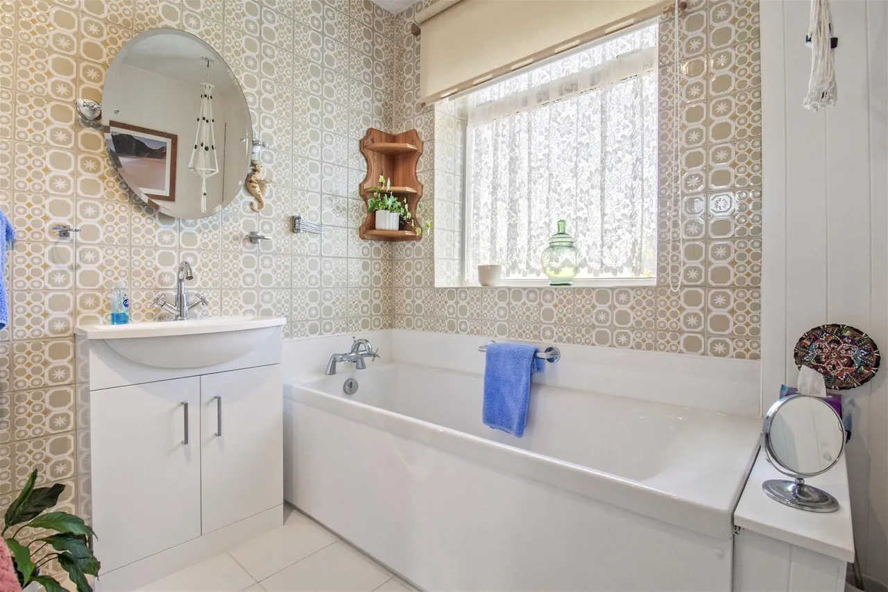 Beaumont Road, Worthing, photo 22