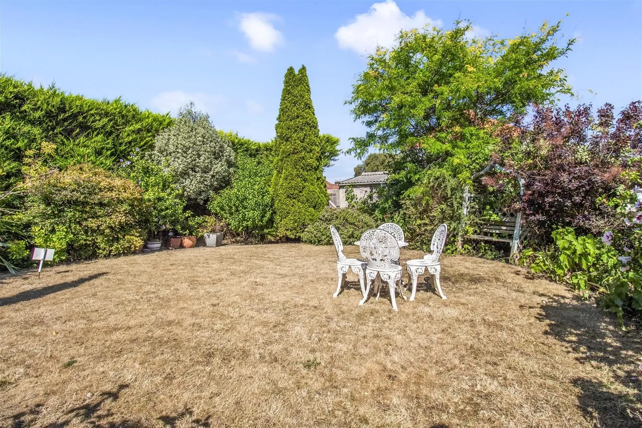 Beaumont Road, Worthing, photo 9