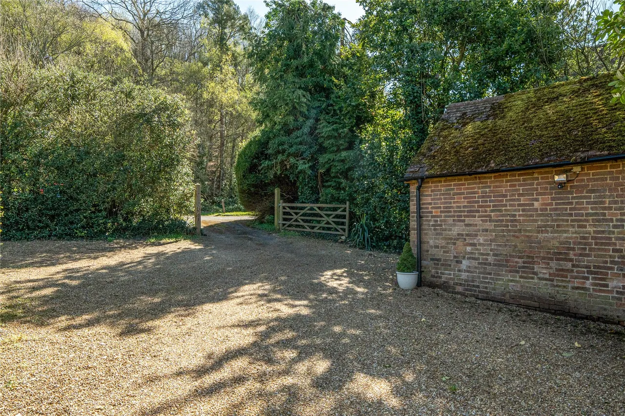 Haslemere Road, Brook, GU8, photo 24
