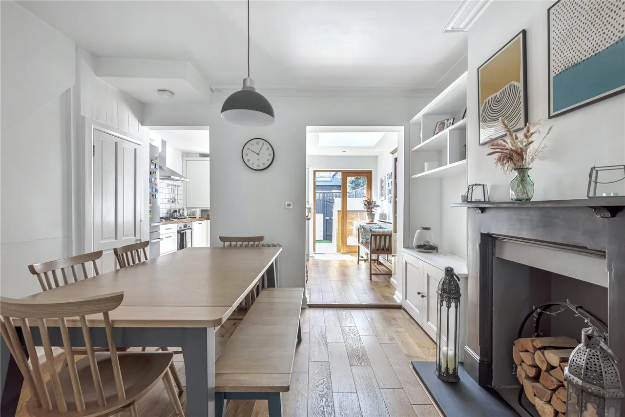 Shacklegate Lane, Teddington, TW11 8SH, photo 5