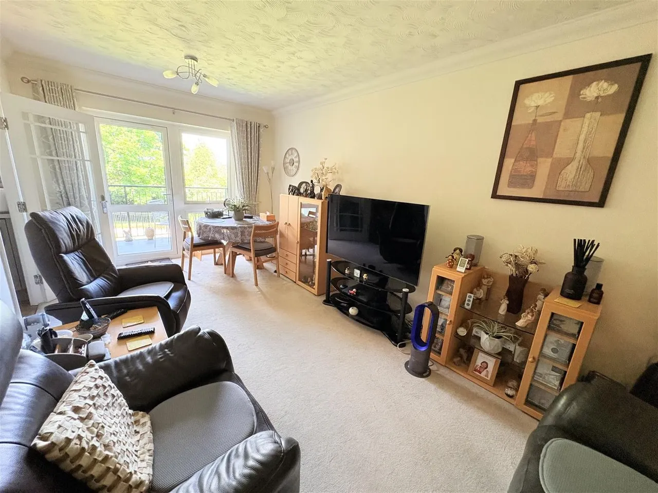 8 Botley Road, Park Gate, Southampton, photo 11