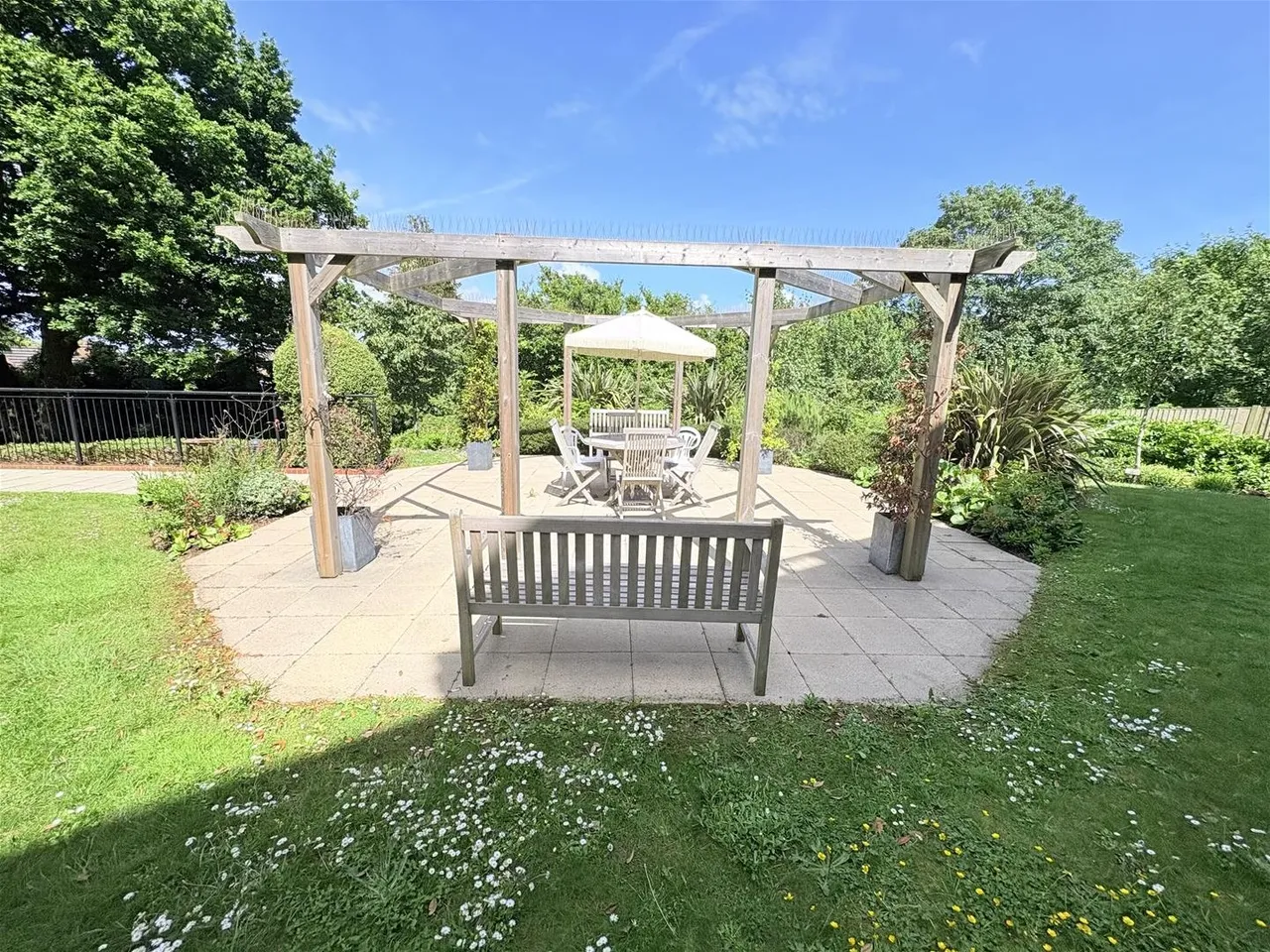 8 Botley Road, Park Gate, Southampton, photo 8