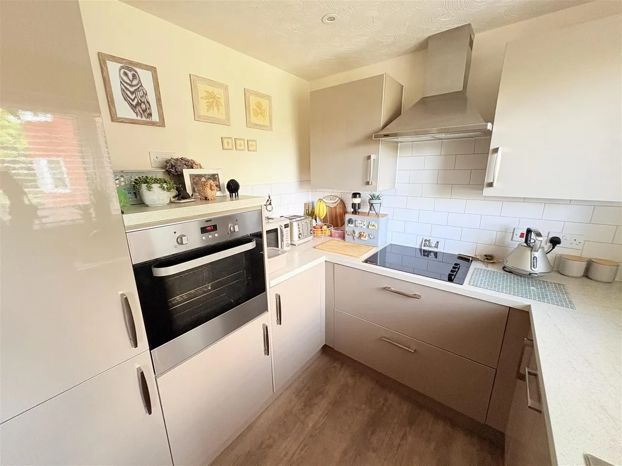 8 Botley Road, Park Gate, Southampton, photo 5