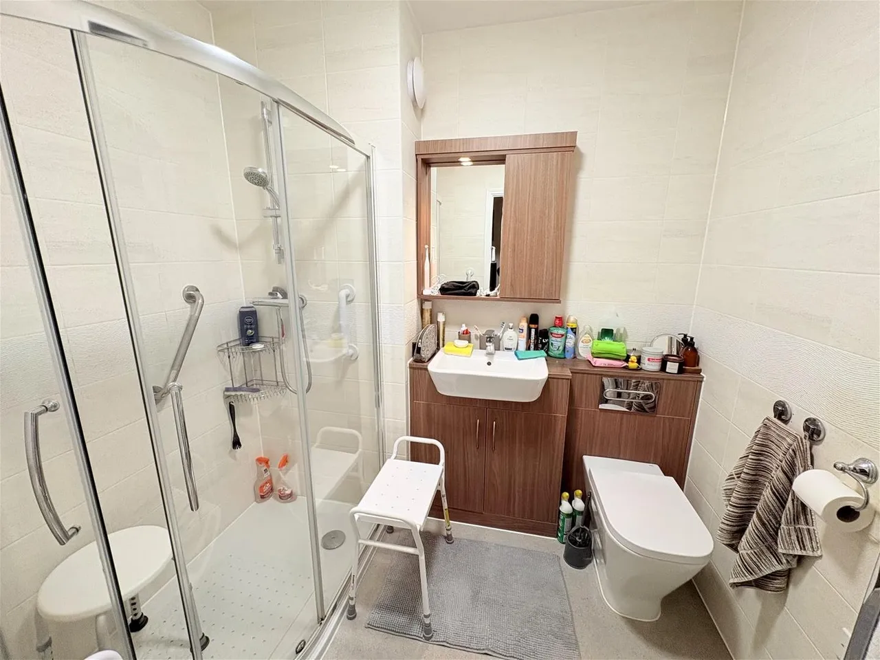8 Botley Road, Park Gate, Southampton, photo 9