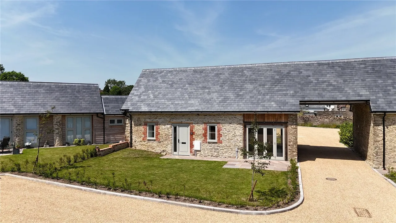 3 bed property for sale, Longburton, Sherborne, DT9