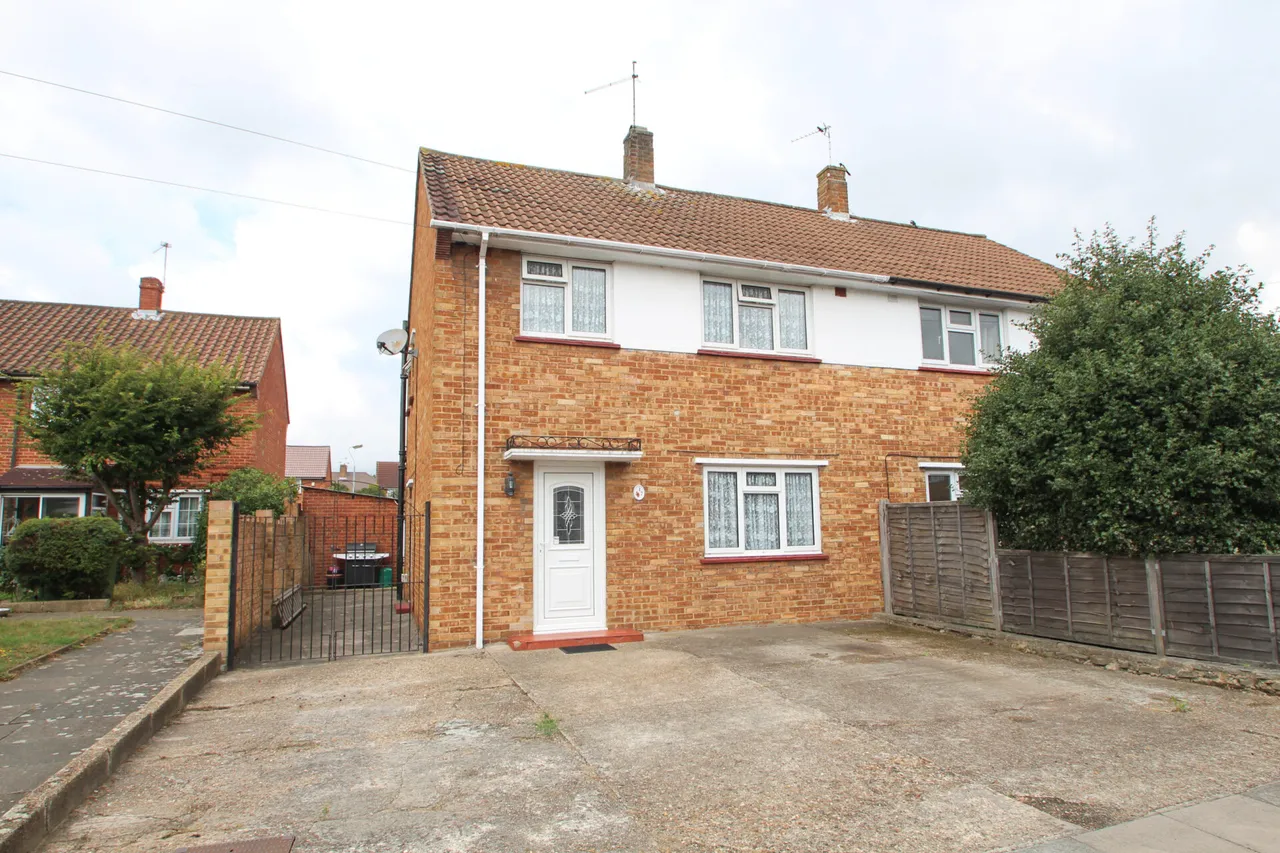3 bed house for sale — Hartley Road, Welling