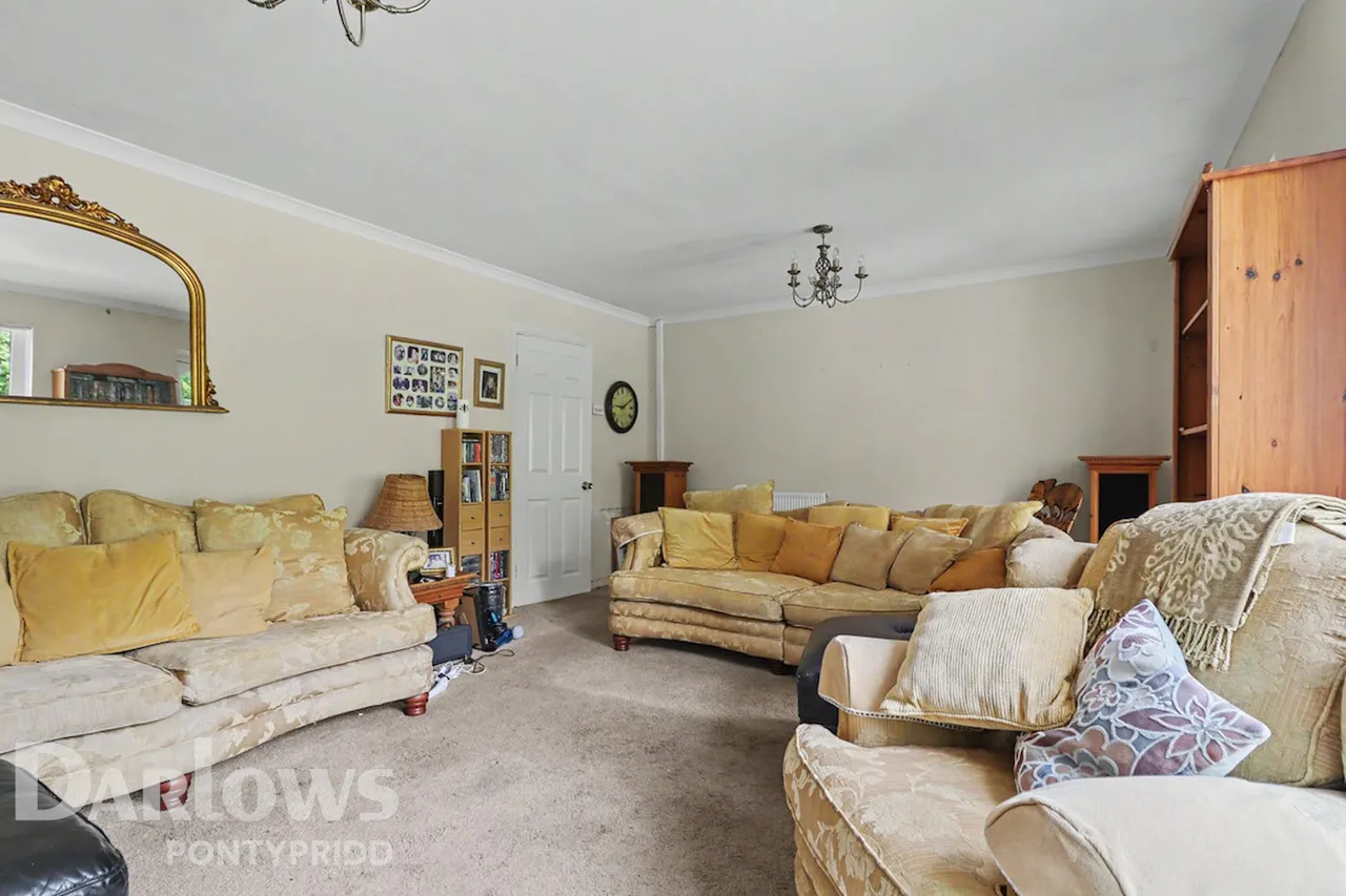 Nant Y Dall Avenue, Pontypridd, photo 4