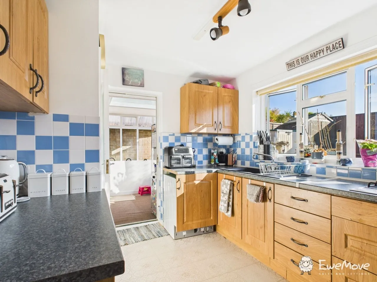 Mitchells Close, Woodfalls, SP5, photo 13
