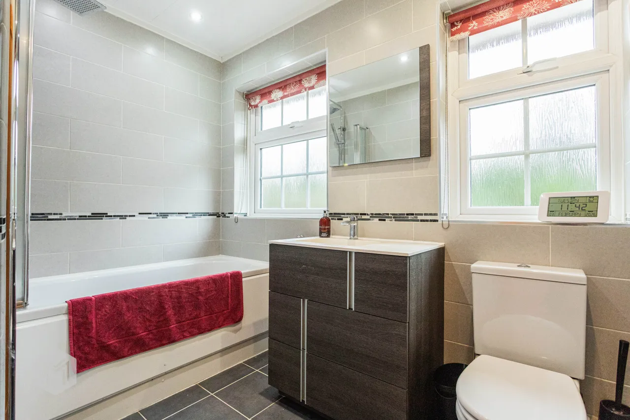 Wigshaw Lane, Culcheth, Warrington, WA3 4NF, photo 25