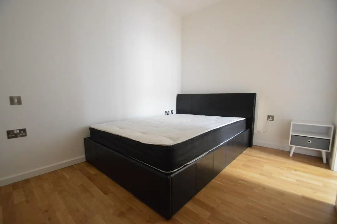Bath Road, Slough, photo 5
