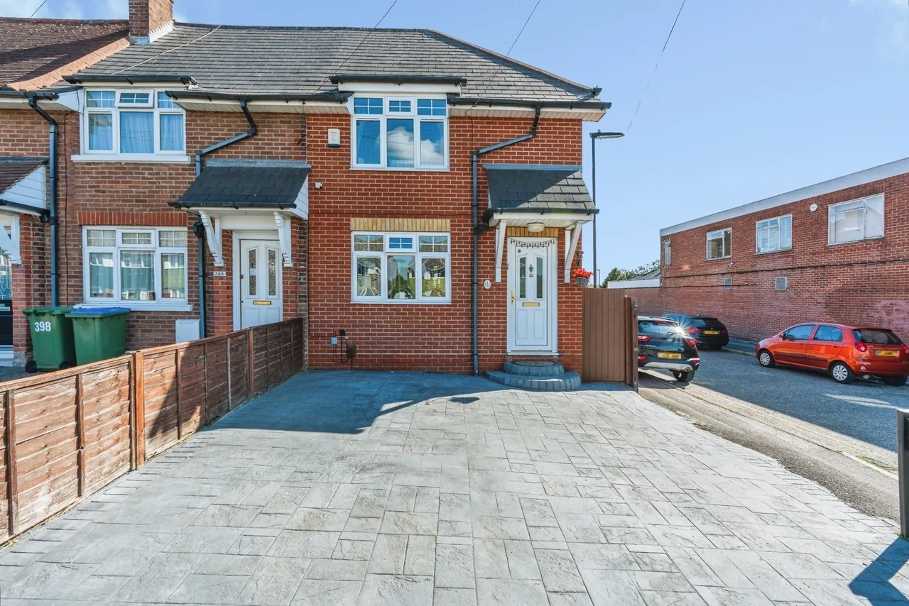 2 bed house for sale, Butts Road, Southampton, SO19