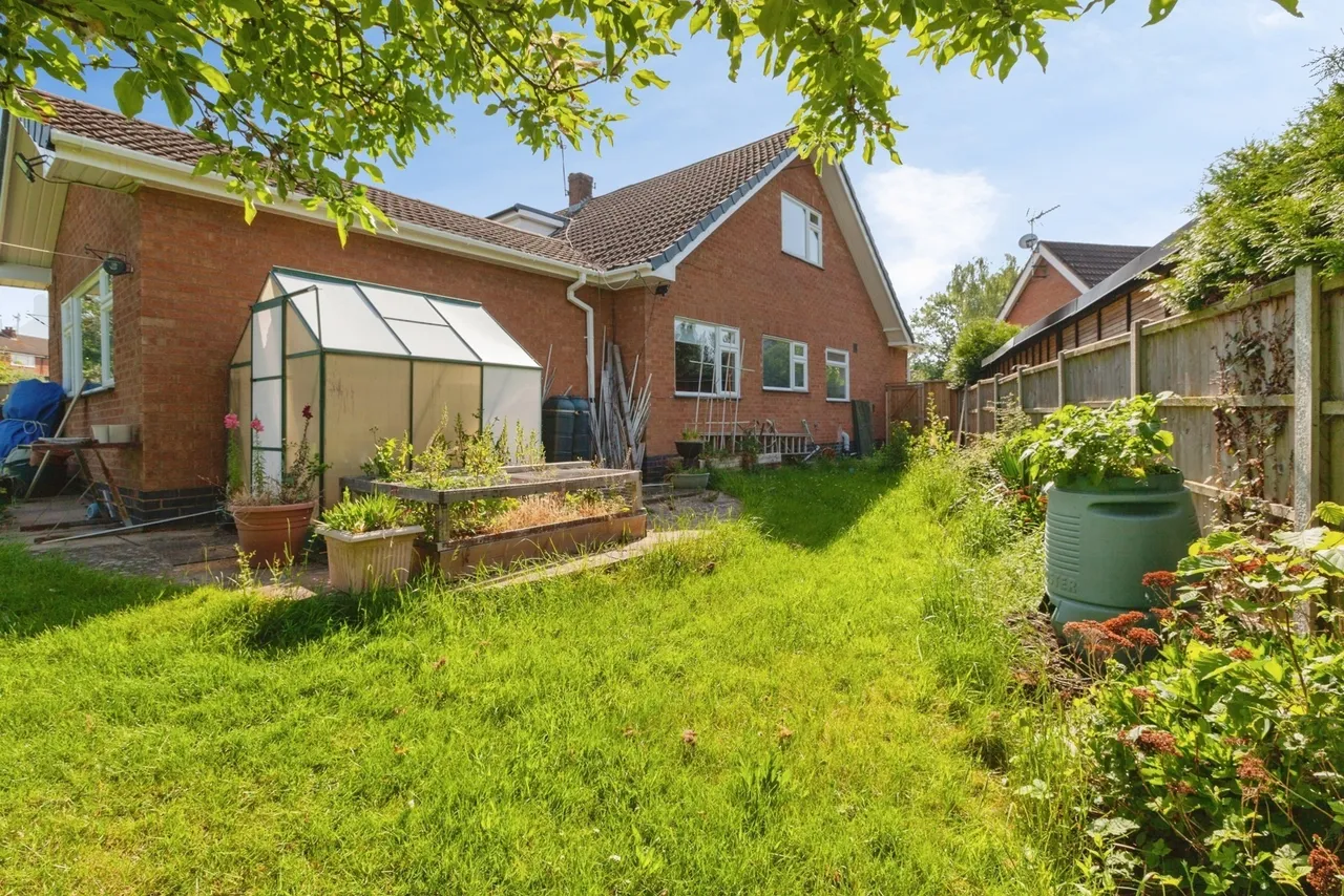 Hall Close, Glen Parva, LE2, photo 25