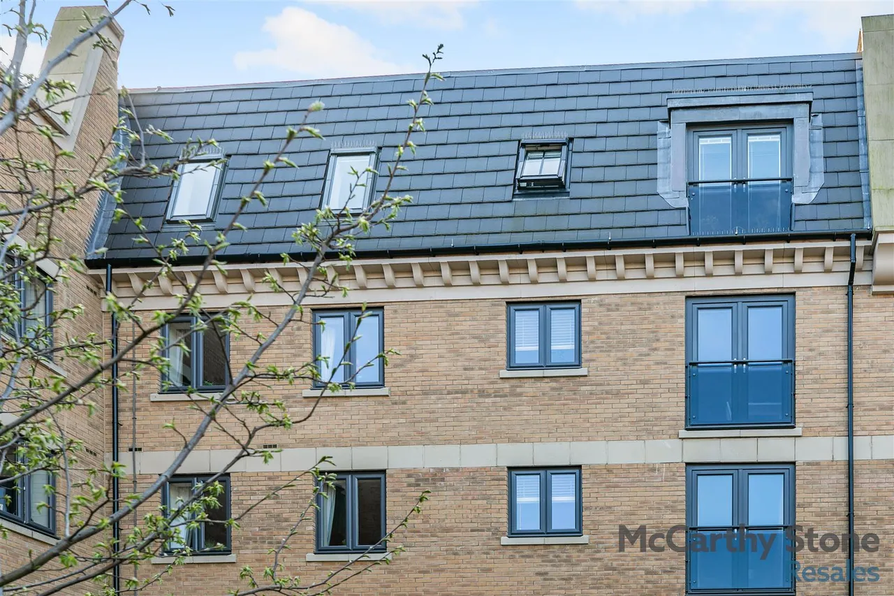 Berneslai Close, Barnsley, S70, photo 22