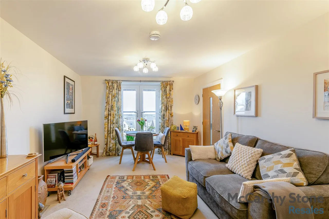 Berneslai Close, Barnsley, S70, photo 2
