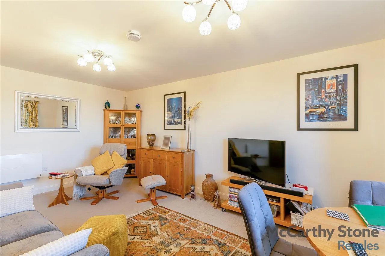 Berneslai Close, Barnsley, S70, photo 4