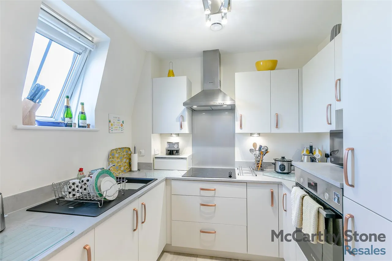 Berneslai Close, Barnsley, S70, photo 5