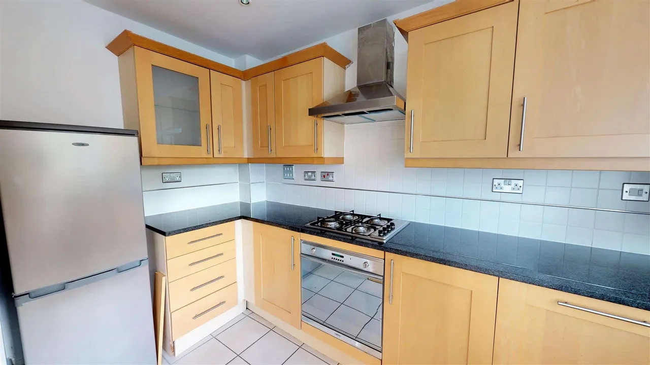 Foresters Court, Loughton, photo 4