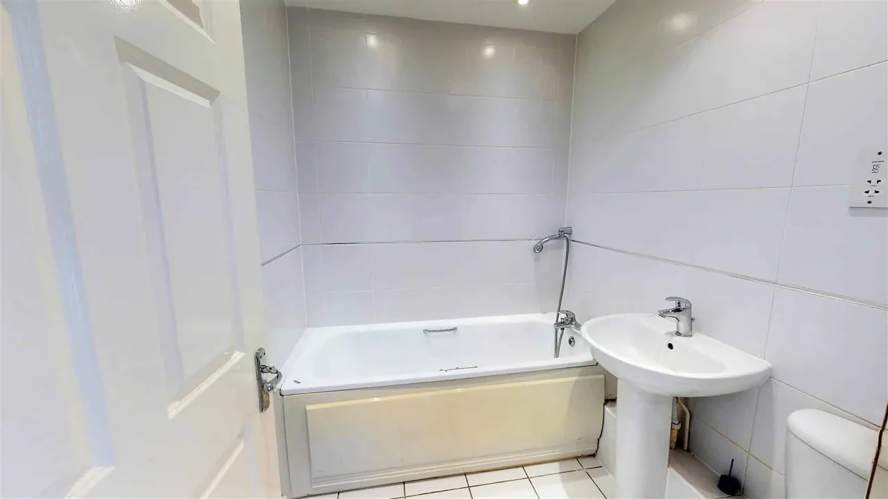 Foresters Court, Loughton, photo 8