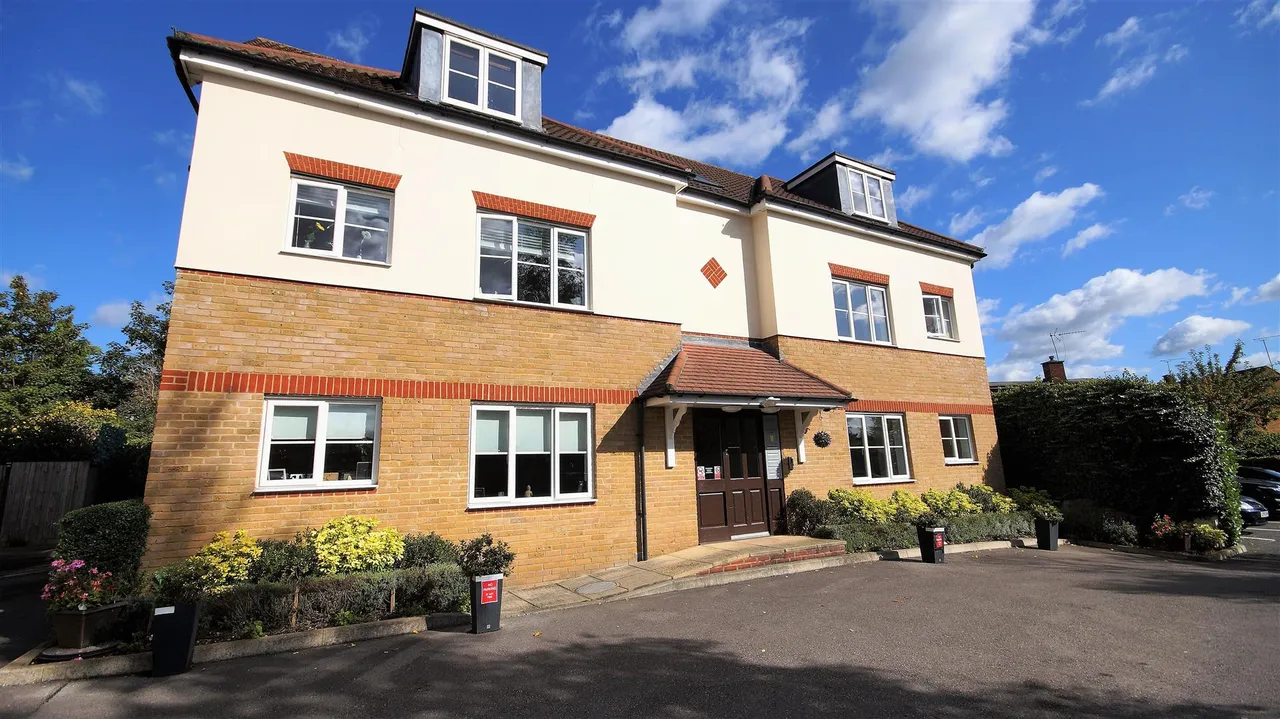 2 bed flat for sale — Foresters Court, Loughton