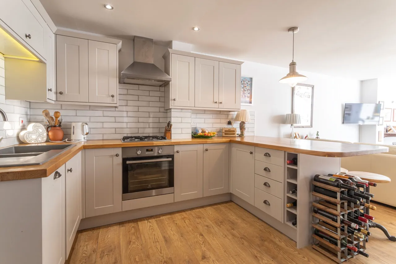 Filbert Grove, Hartley Wintney, Hook, RG27 8ZQ, photo 2
