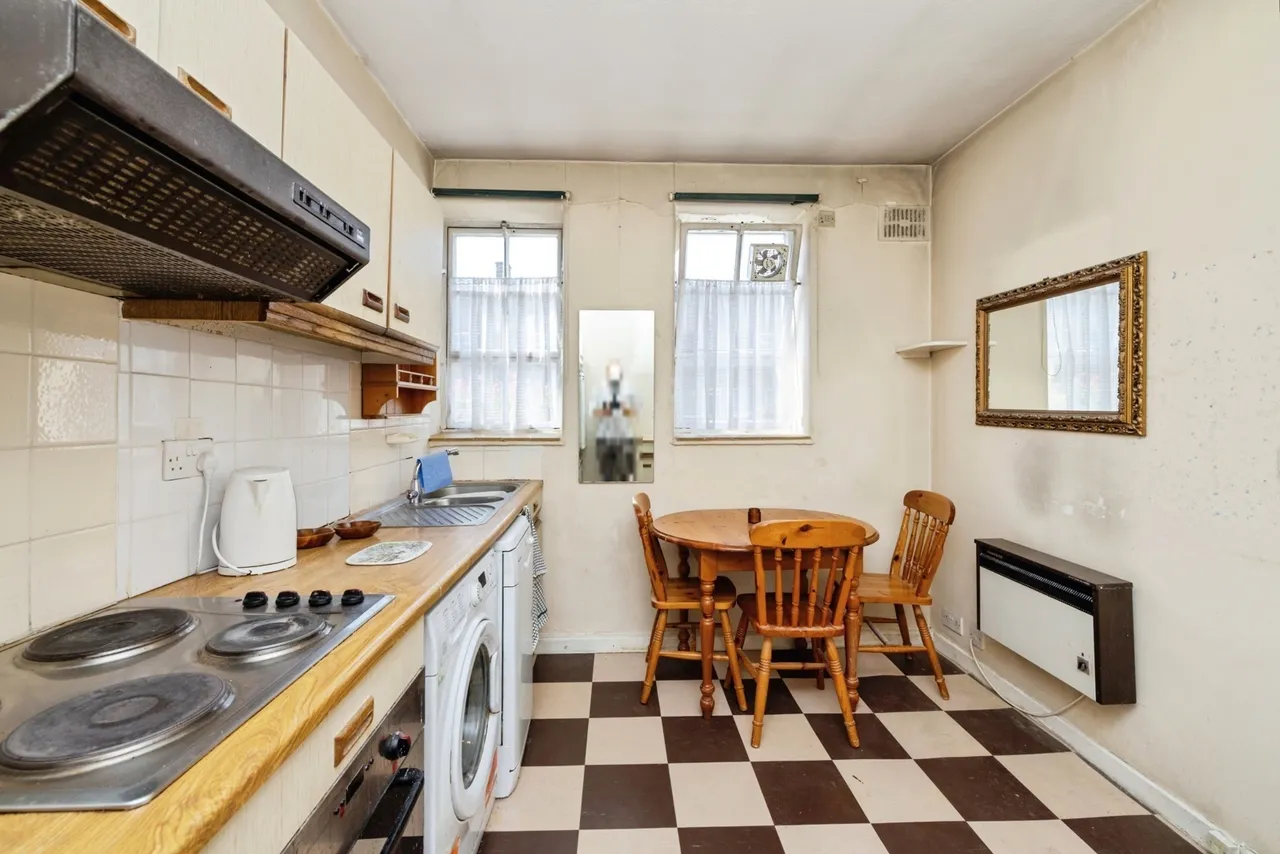Vicarage Crescent, Battersea, London, SW11, photo 16