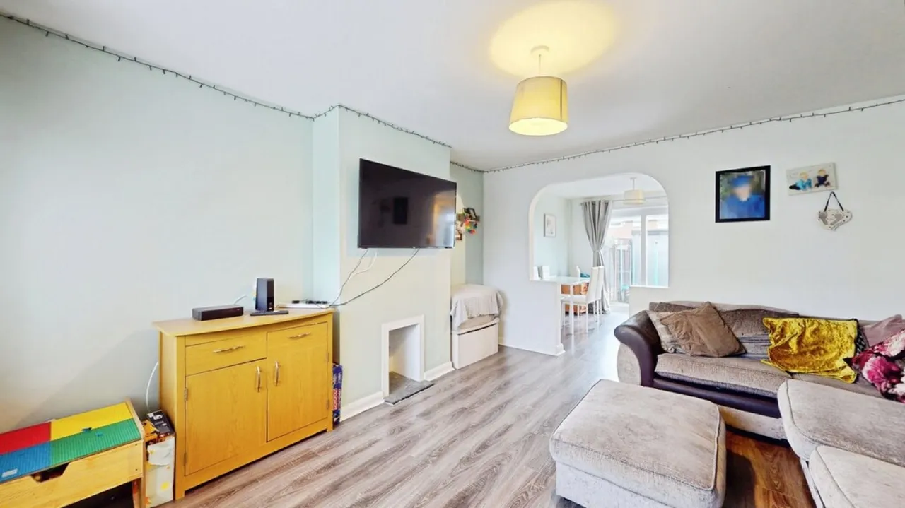 Wymans Brook, Cheltenham, GL50, photo 2