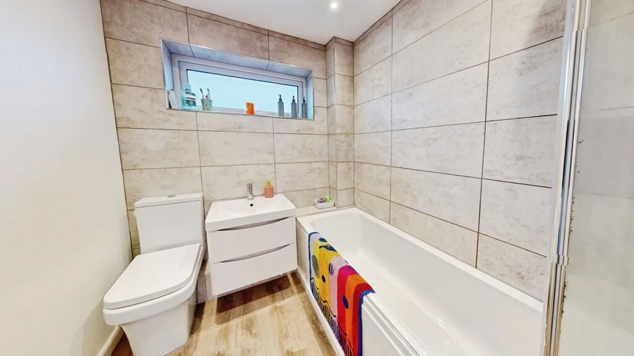 Wymans Brook, Cheltenham, GL50, photo 10