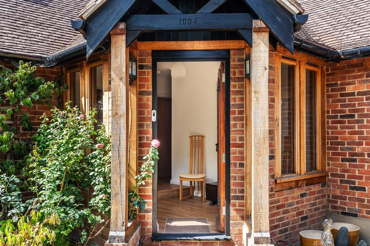 School Lane, Fetcham, KT22, photo 7