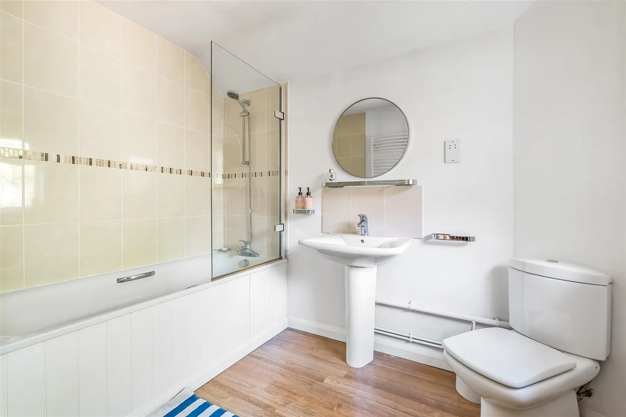 School Lane, Fetcham, KT22, photo 11