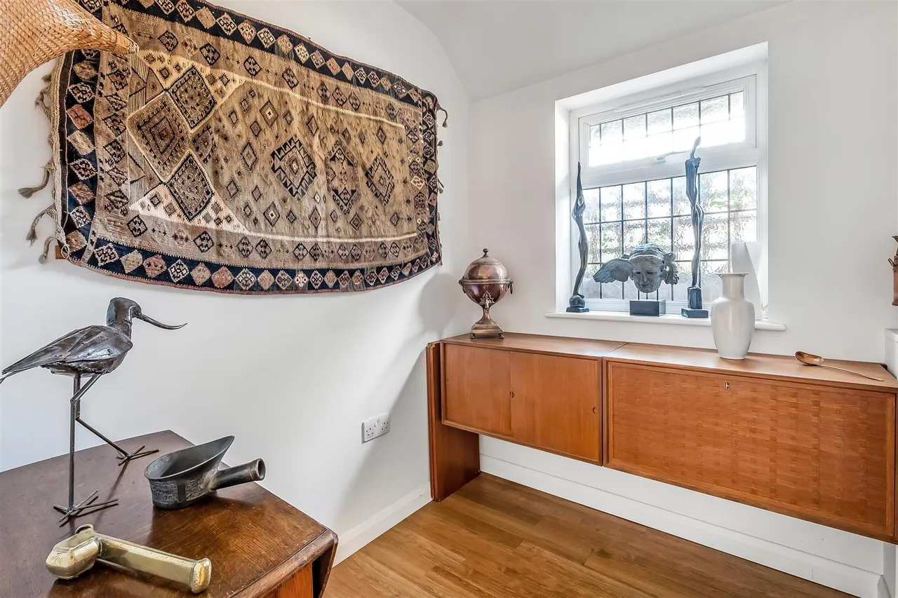 School Lane, Fetcham, KT22, photo 14