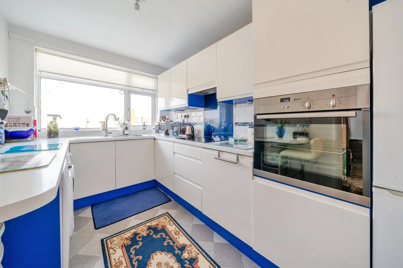 Bronsdon Way, Denham, UB9, photo 3