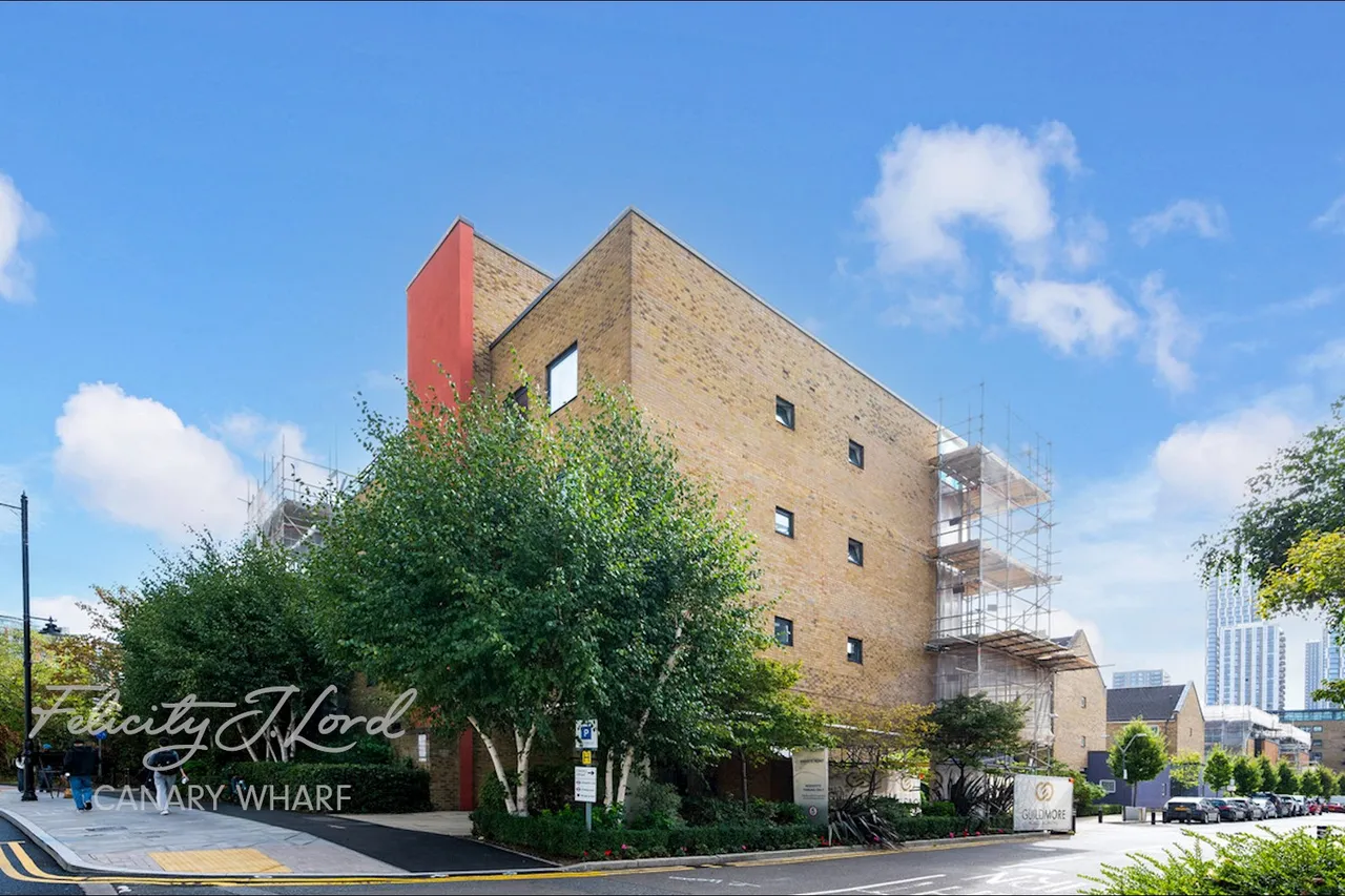 Boardwalk Place, London, E14, photo 2