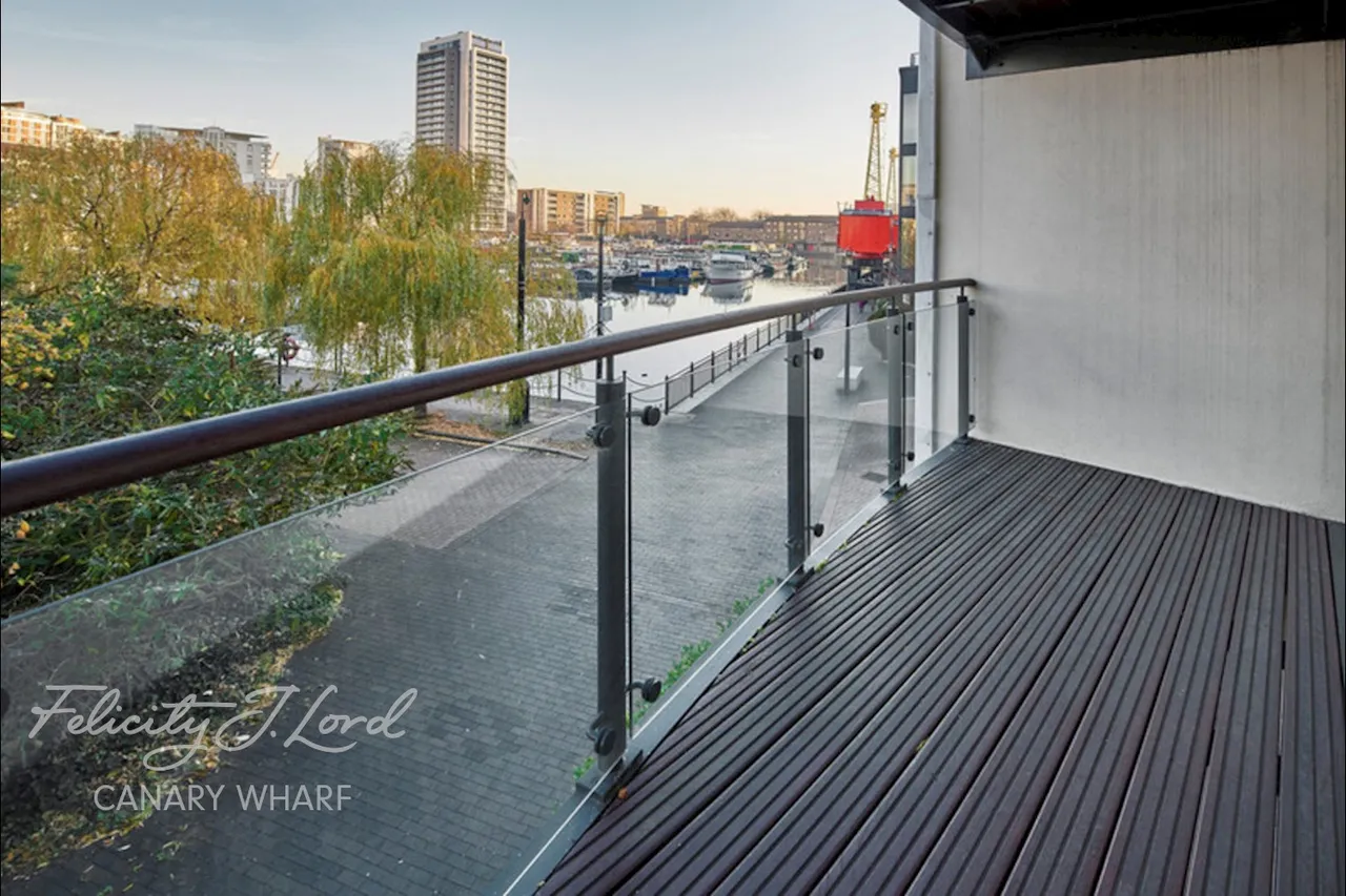 Boardwalk Place, London, E14, photo 4
