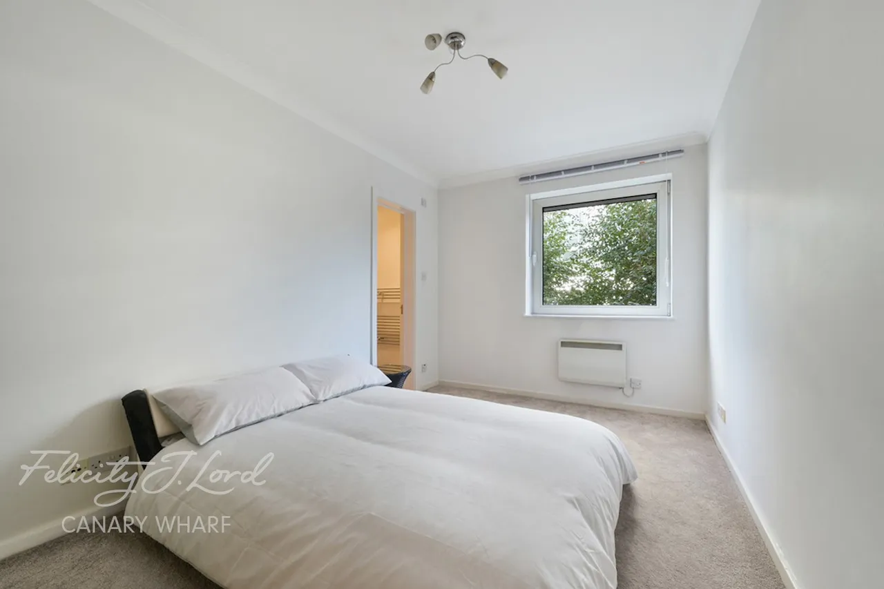 Boardwalk Place, London, E14, photo 10