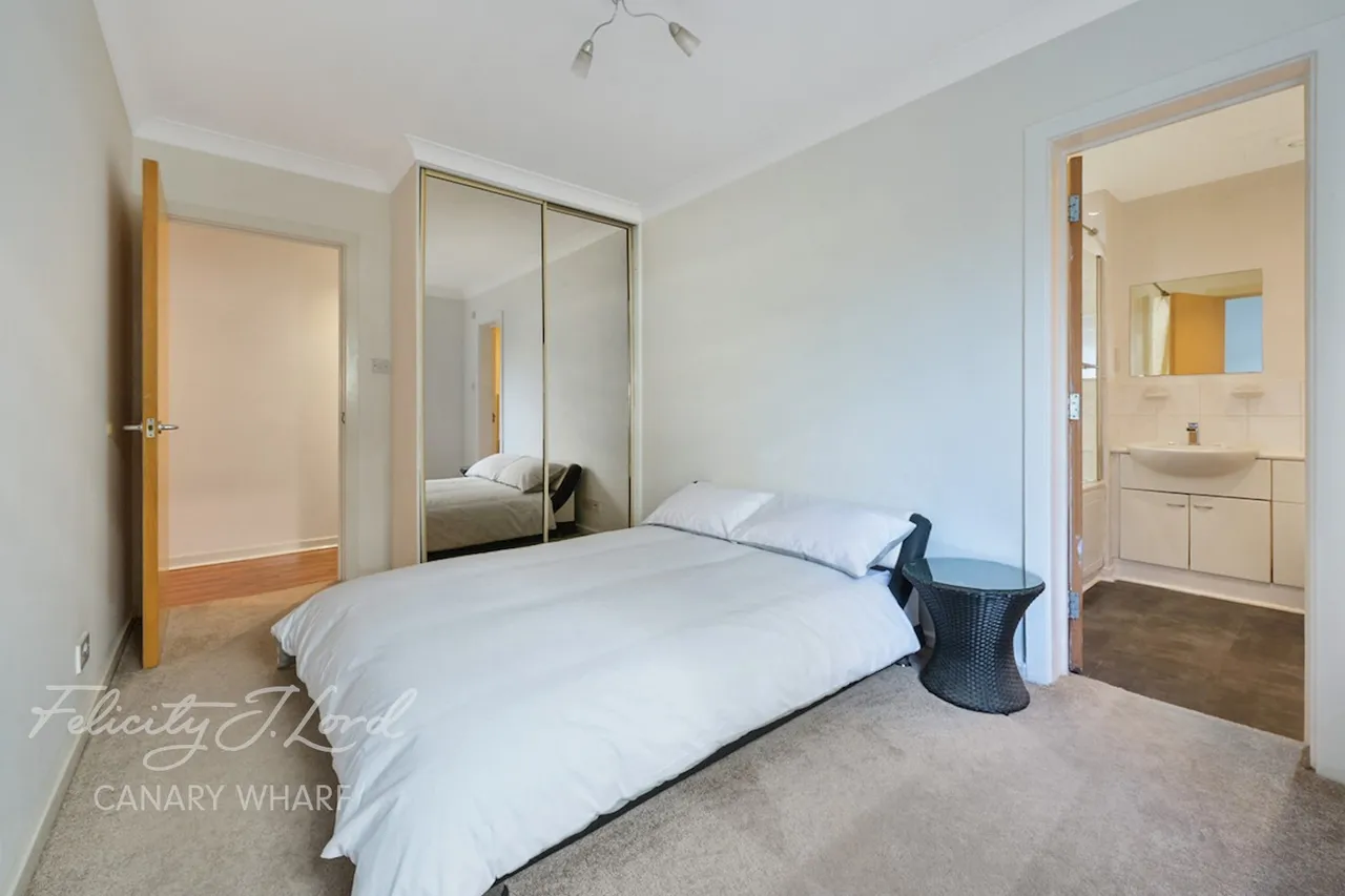 Boardwalk Place, London, E14, photo 11