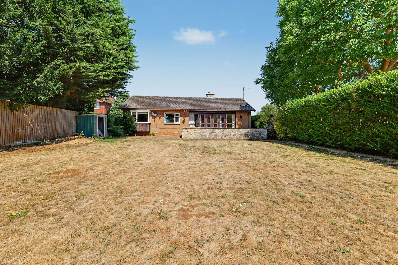Doddington Road, Earls Barton, NN6, photo 25