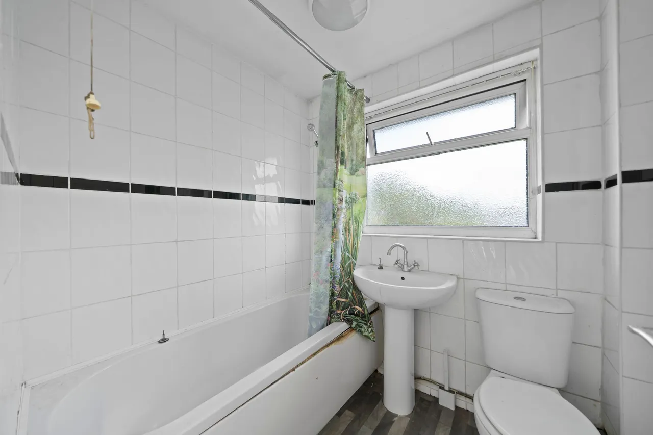 Canaan, Leigh, WN7, photo 10