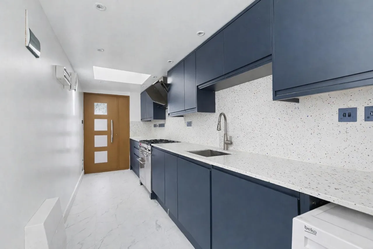 Mansfield Road, Redhill, NG5, photo 5