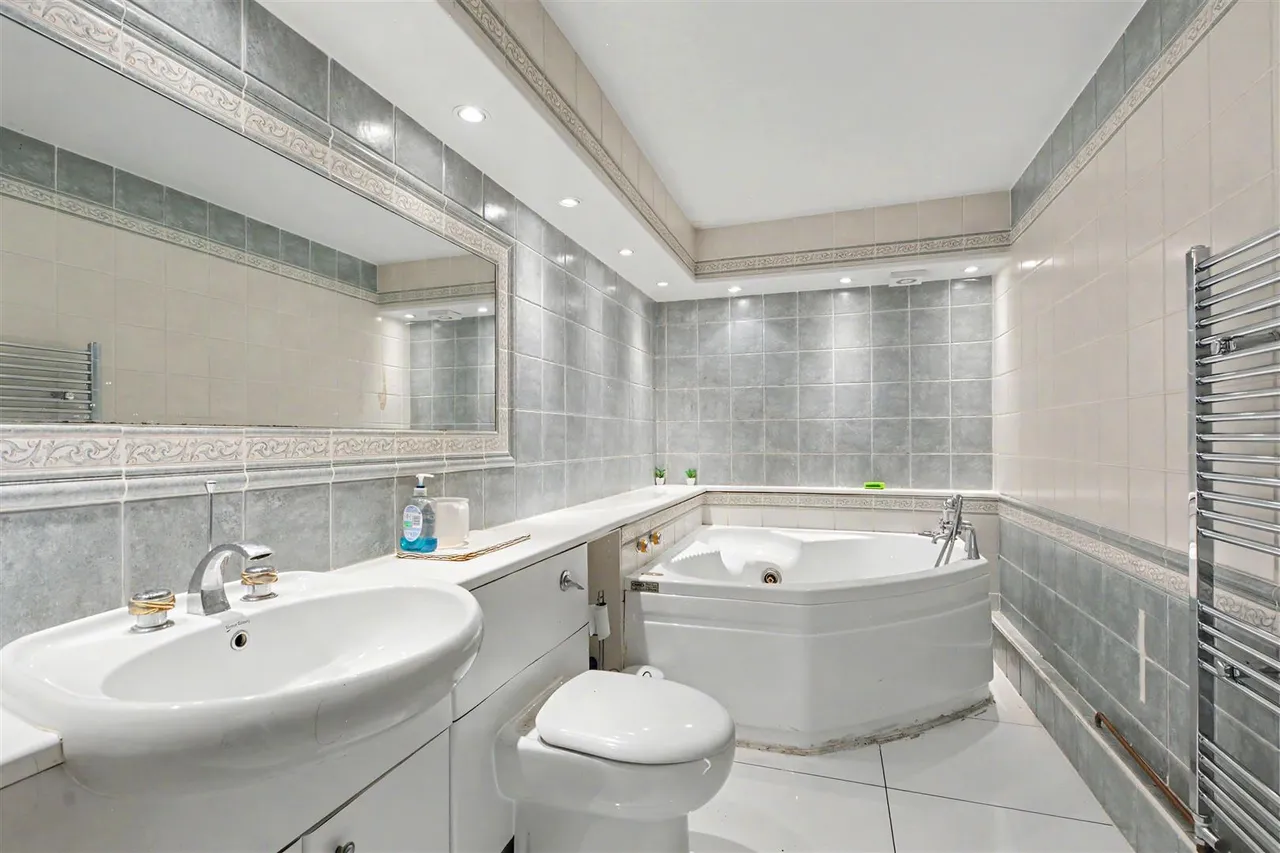 Mansfield Road, Redhill, NG5, photo 10