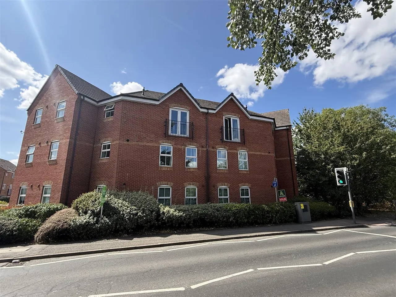 2 bed flat for sale, Princess Way, Burton-On-Trent, DE14