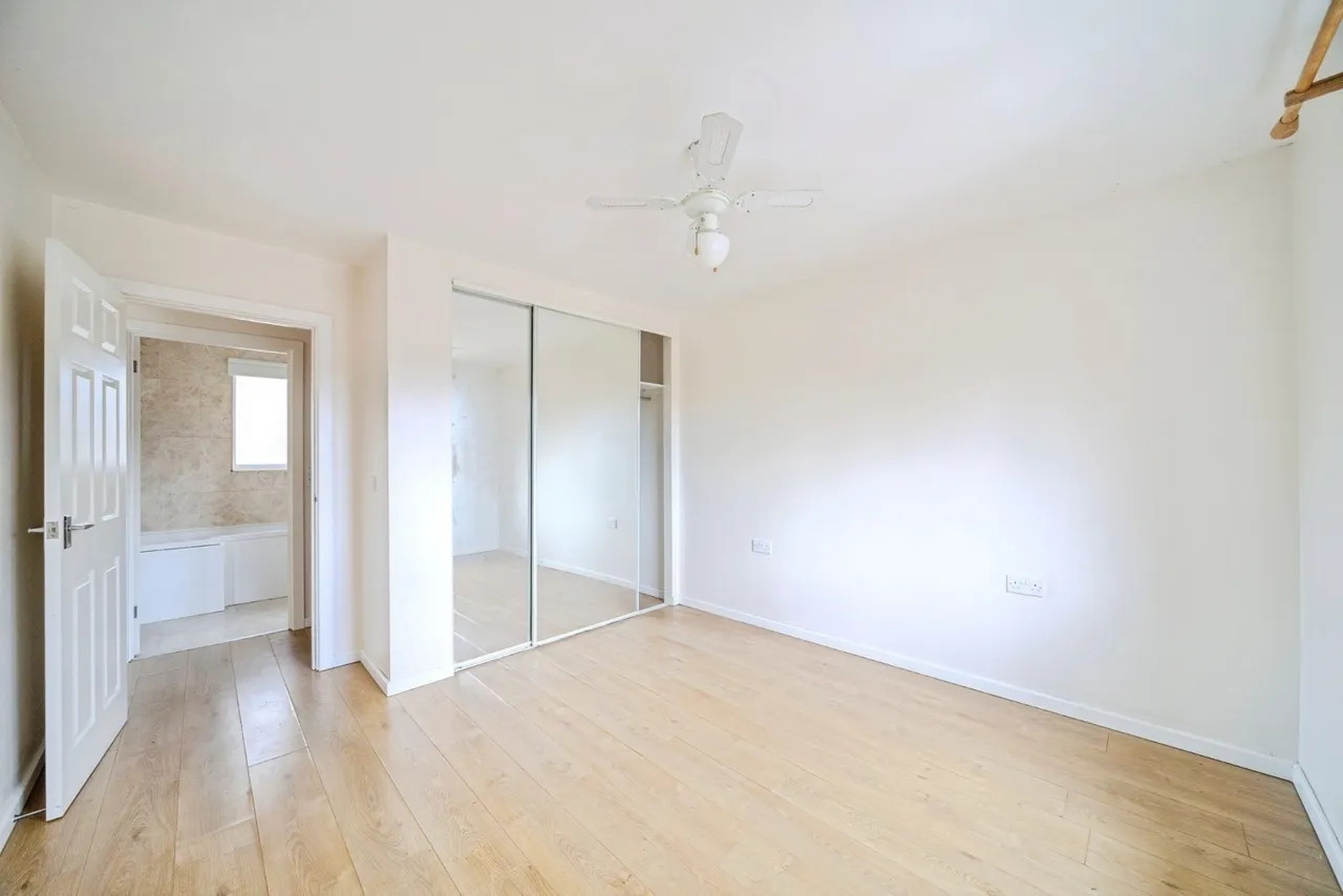 Durrans Court, Bletchley, Milton Keynes, Buckinghamshire, MK2, photo 7