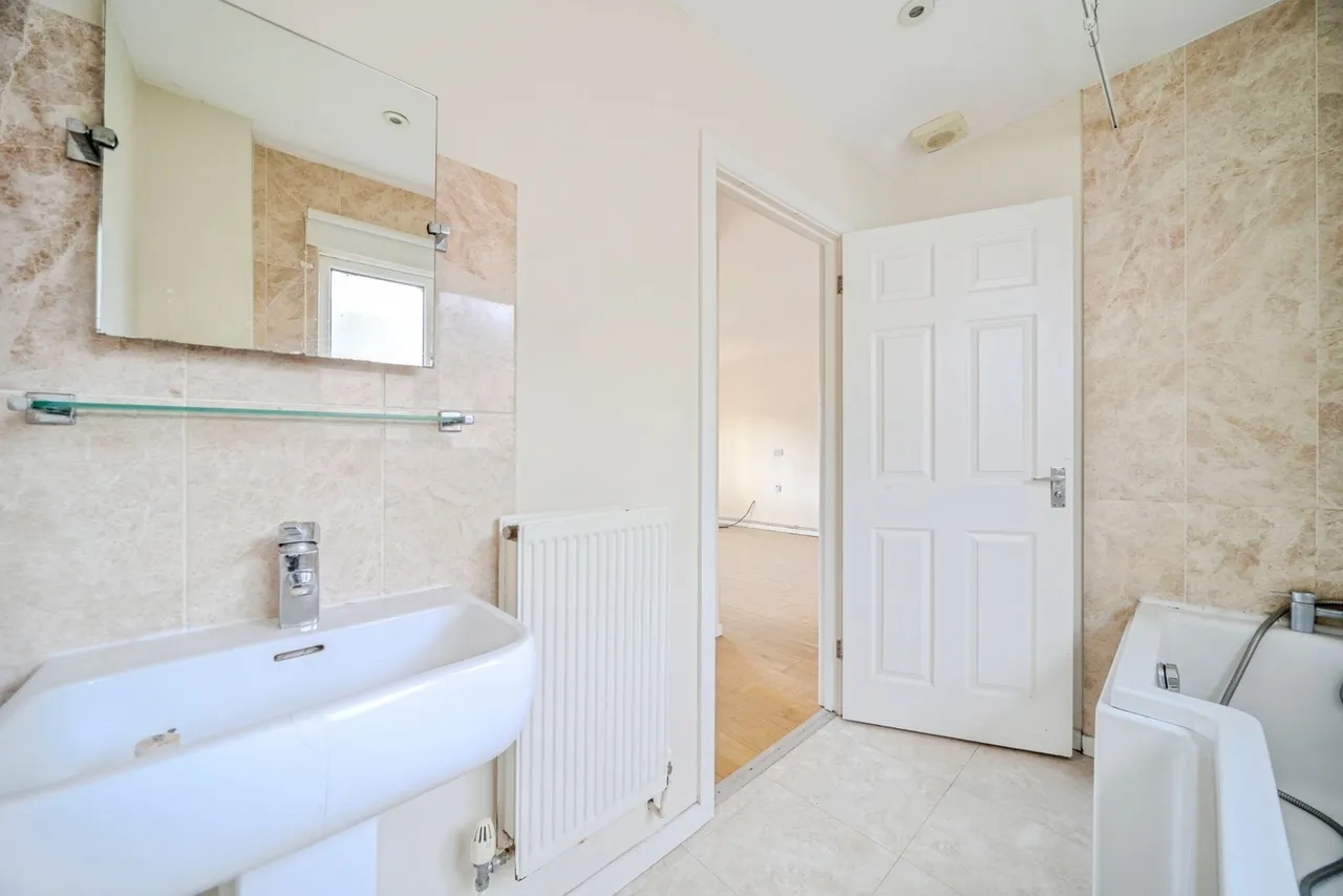 Durrans Court, Bletchley, Milton Keynes, Buckinghamshire, MK2, photo 9