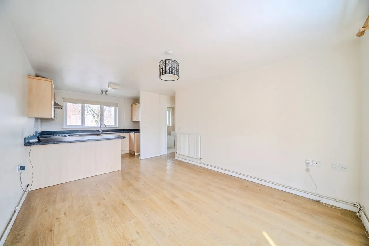 Durrans Court, Bletchley, Milton Keynes, Buckinghamshire, MK2, photo 2