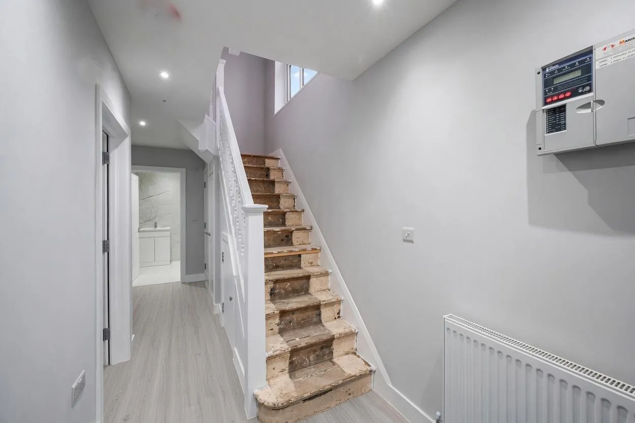 Randall Avenue, London, NW2, photo 8
