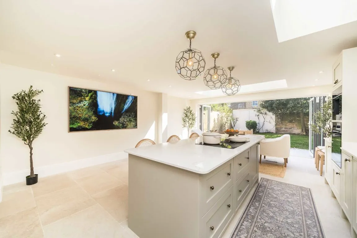 Sarsfeld Road, SW12, photo 2