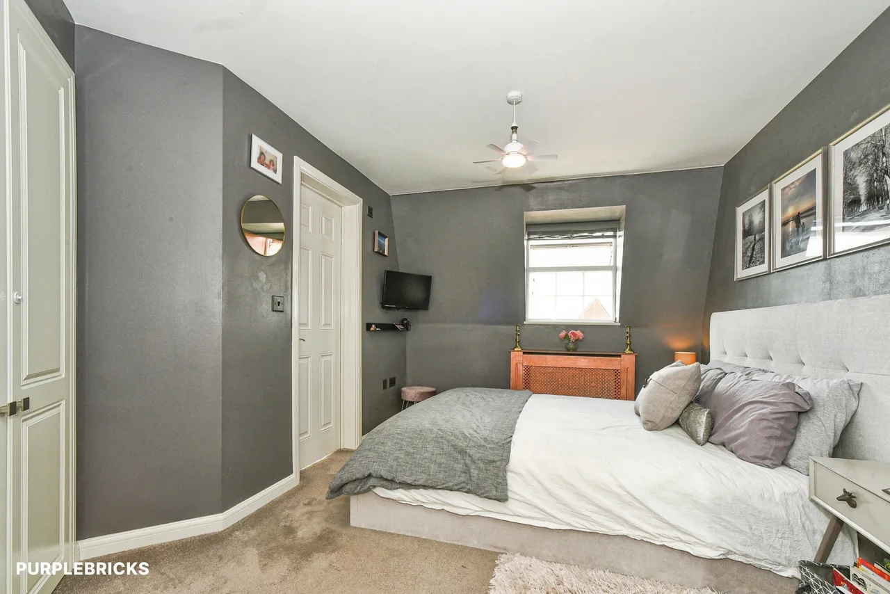 Birkdale Close, Swindon, SN25, photo 6