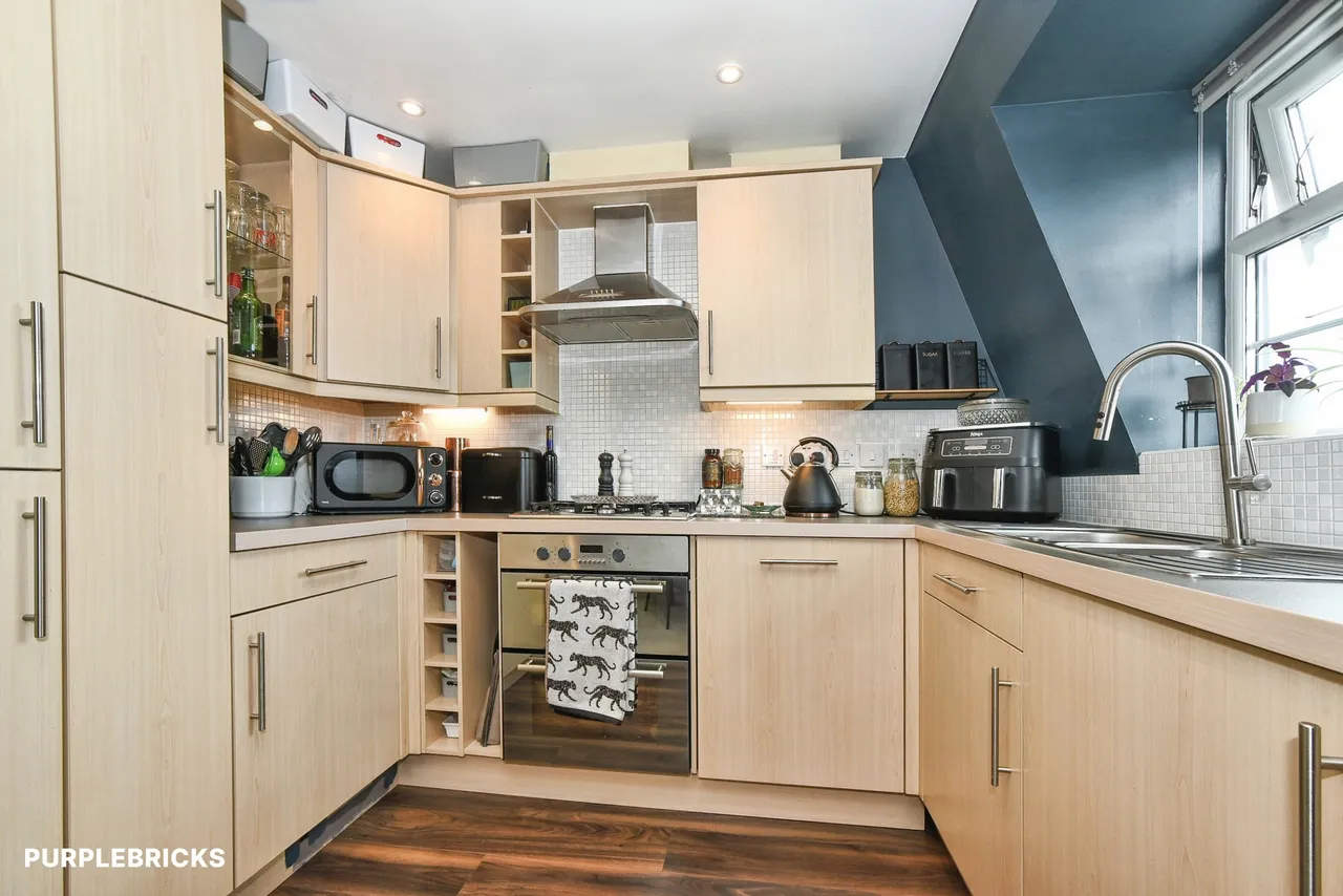 Birkdale Close, Swindon, SN25, photo 5